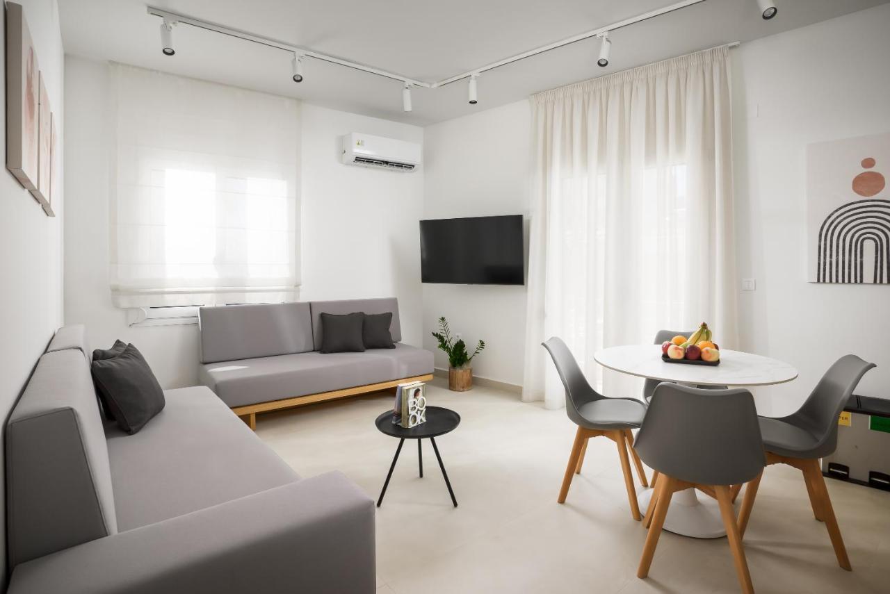 The H Experience - Eclectic Spacious Apartment Near Venetian Castle - 2 Heraklion  Ngoại thất bức ảnh